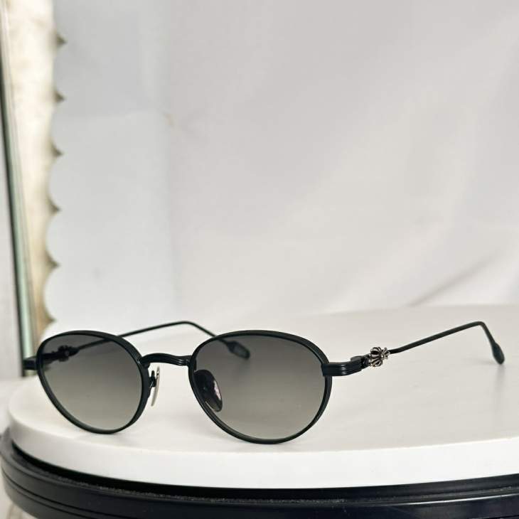 Picture of Chrome Hearts Sunglasses _SKUfw76014614fw